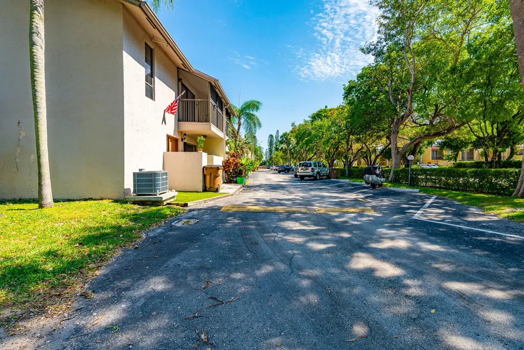 740 SE 1st Way Deerfield Beach FL 33441