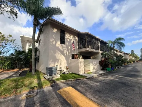 740 SE 1st Way Deerfield Beach FL 33441