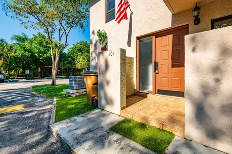 740 SE 1st Way Deerfield Beach FL 33441