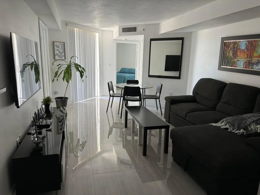 102 SW 6th Avenue Miami FL 33130