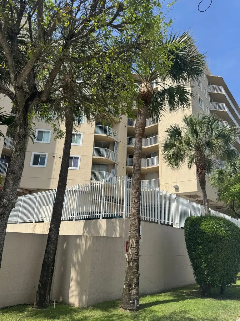 102 SW 6th Avenue Miami FL 33130
