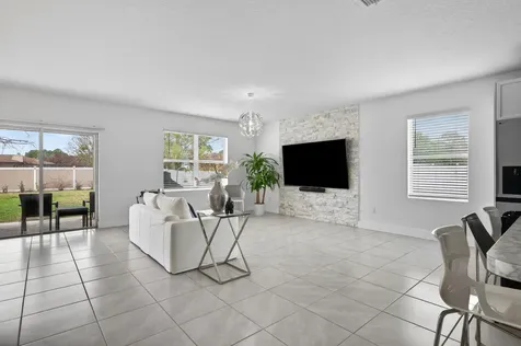 502 NW Kingston Street Port St Lucie FL 34983