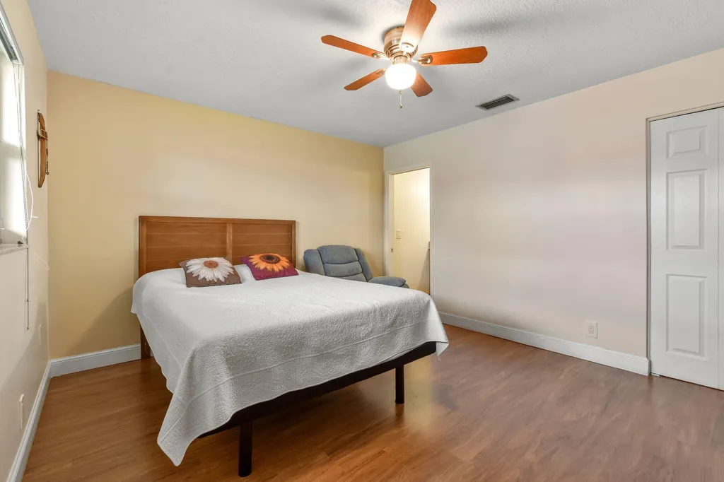 5800 Fernley Drive W West Palm Beach FL 33415