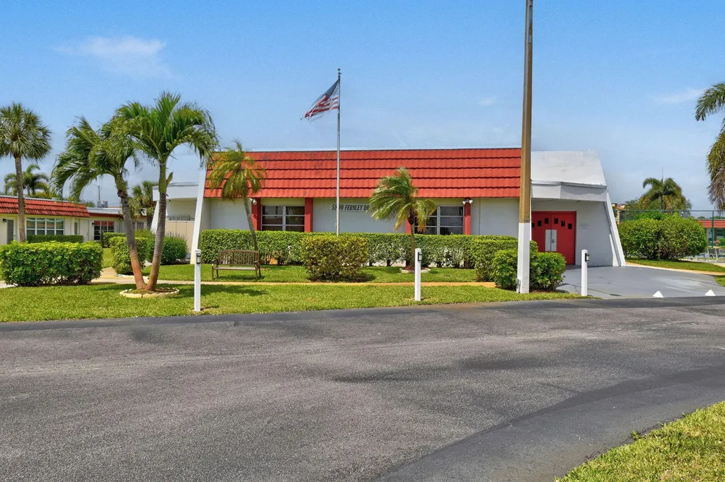 5800 Fernley Drive W West Palm Beach FL 33415