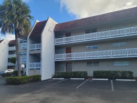 3571 Inverrary Drive Lauderhill FL 33319