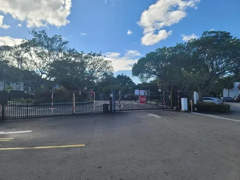 3571 Inverrary Drive Lauderhill FL 33319