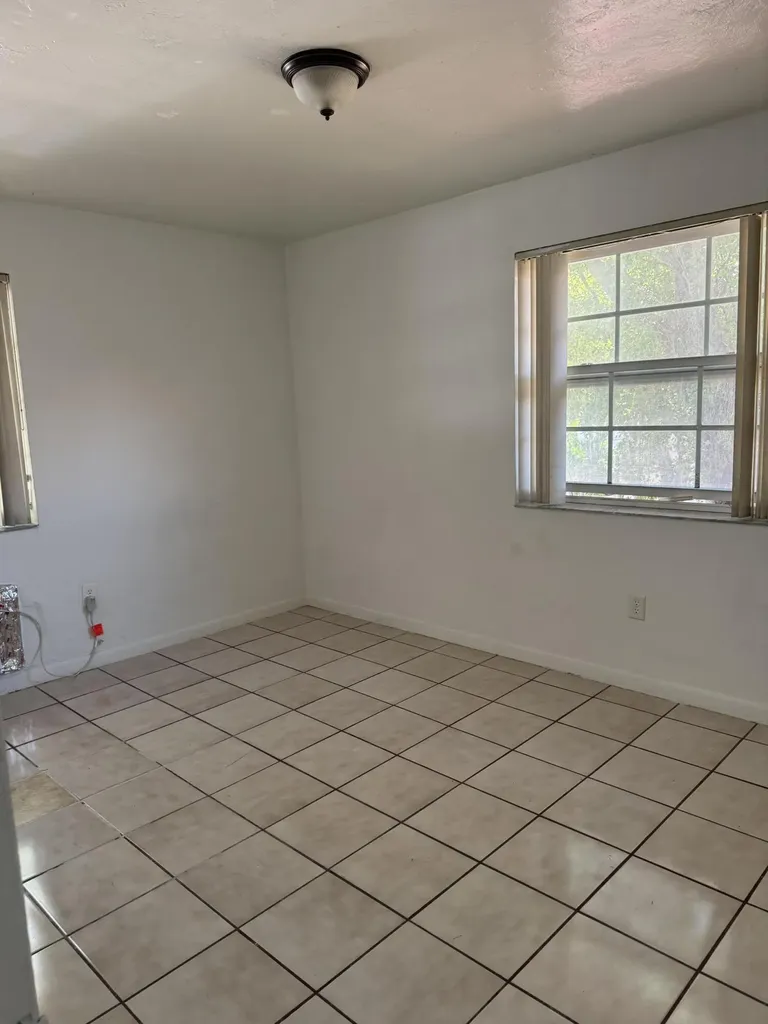 605 84th Street Miami Beach FL 33141