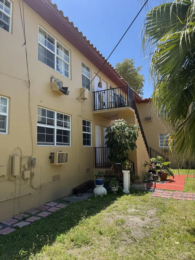 605 84th Street Miami Beach FL 33141