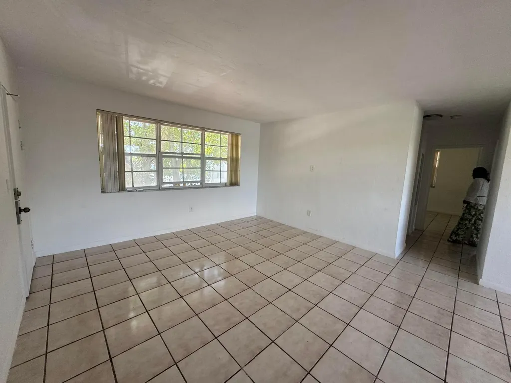 605 84th Street Miami Beach FL 33141