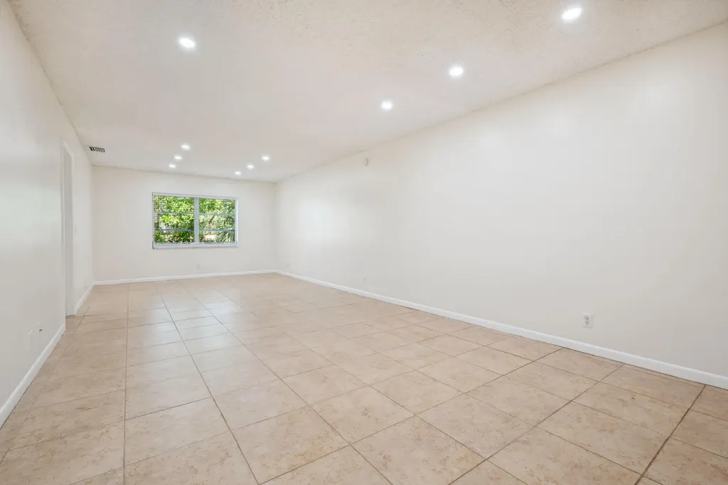 308 Southwind Court North Palm Beach FL 33408