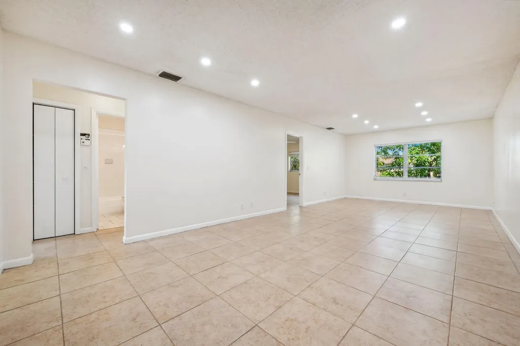 308 Southwind Court North Palm Beach FL 33408