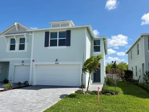 608 Salisbury Circle Fort Pierce FL 34982