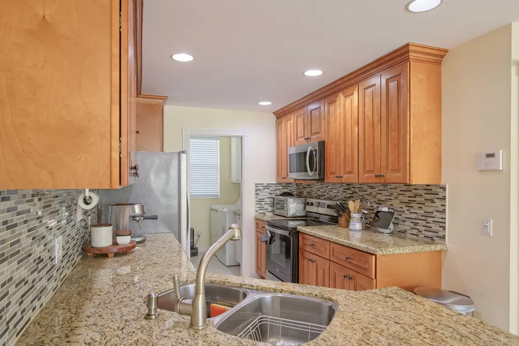 154 Santa Barbara Way Palm Beach Gardens FL 33410