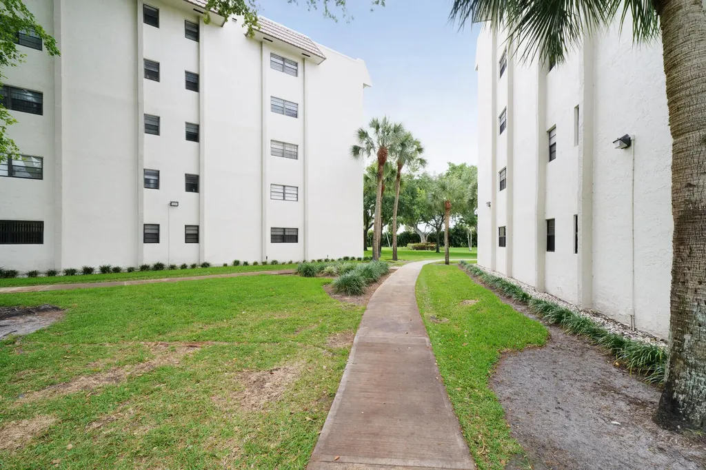 9220 SW 14th Street Boca Raton FL 33428