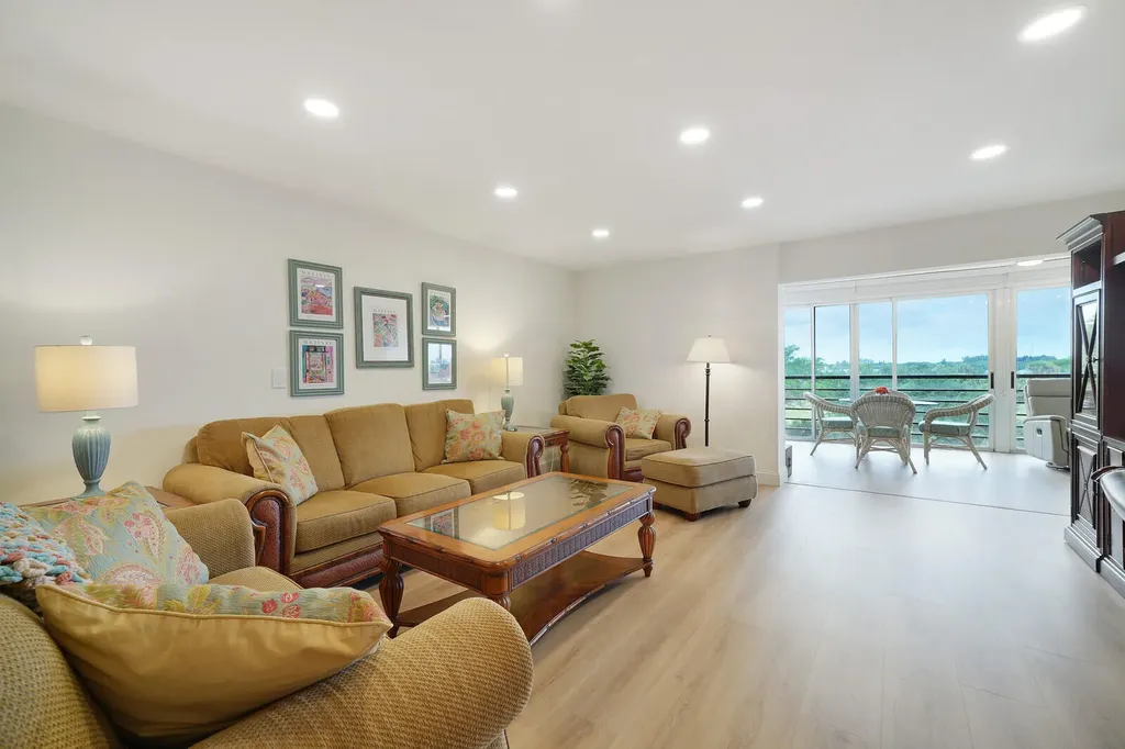 9220 SW 14th Street Boca Raton FL 33428