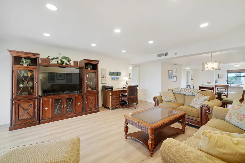 9220 SW 14th Street Boca Raton FL 33428