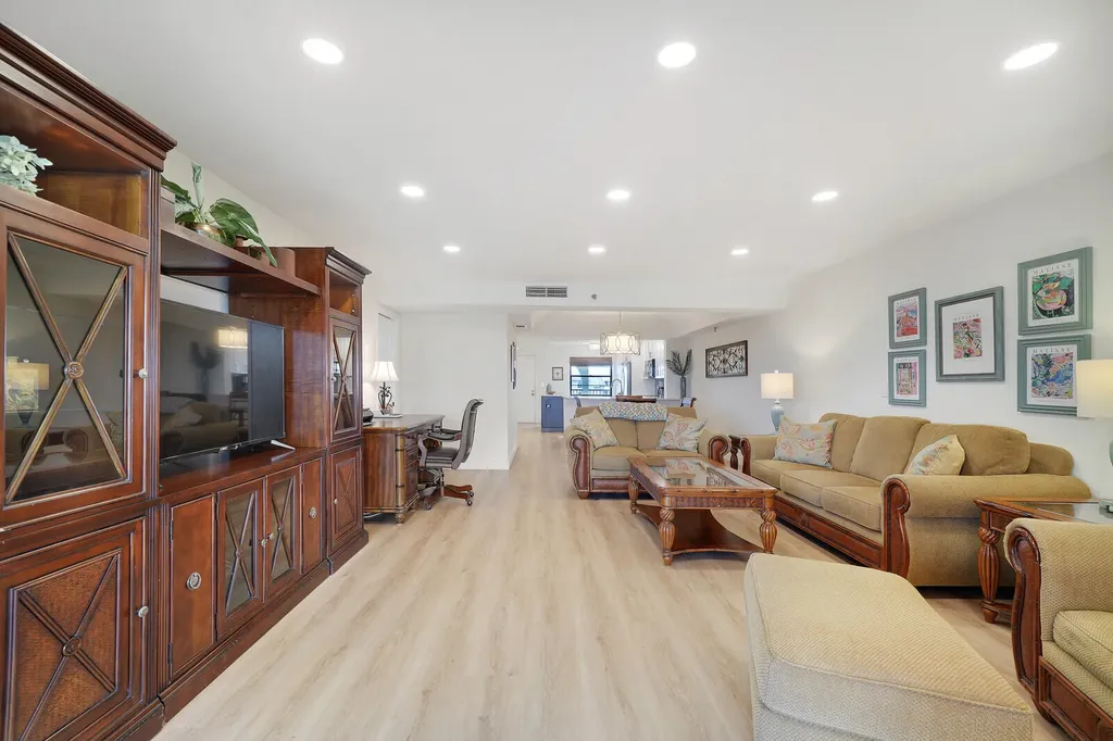 9220 SW 14th Street Boca Raton FL 33428