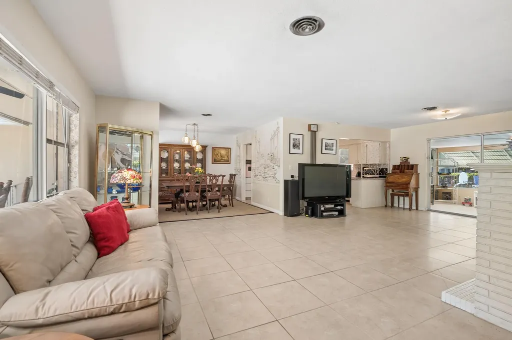 4011 SW 2nd Street Plantation FL 33317