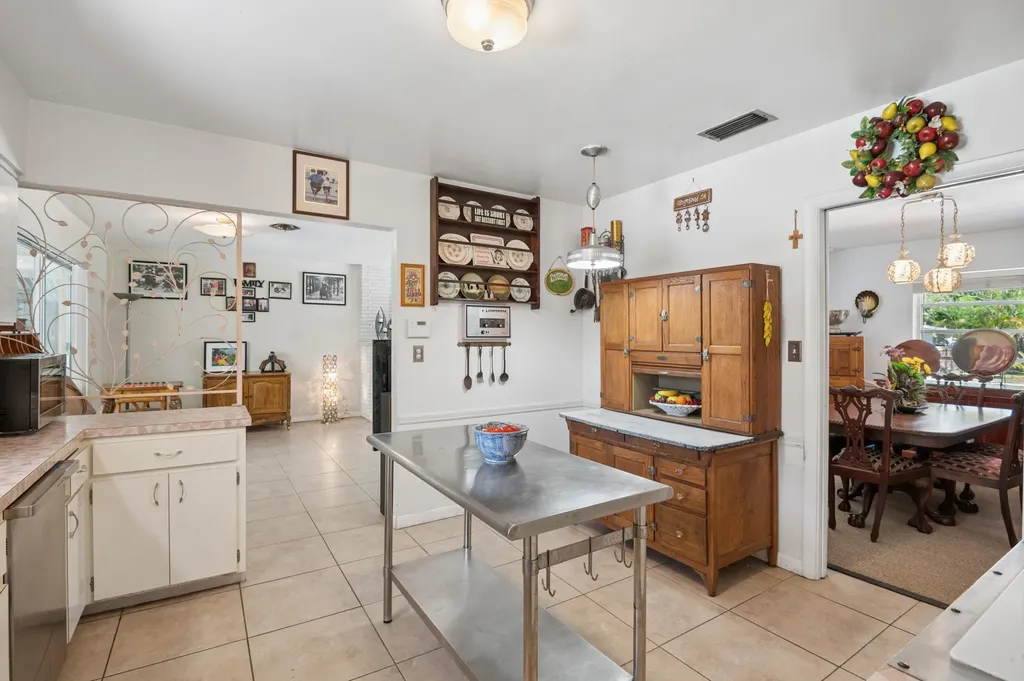 4011 SW 2nd Street Plantation FL 33317