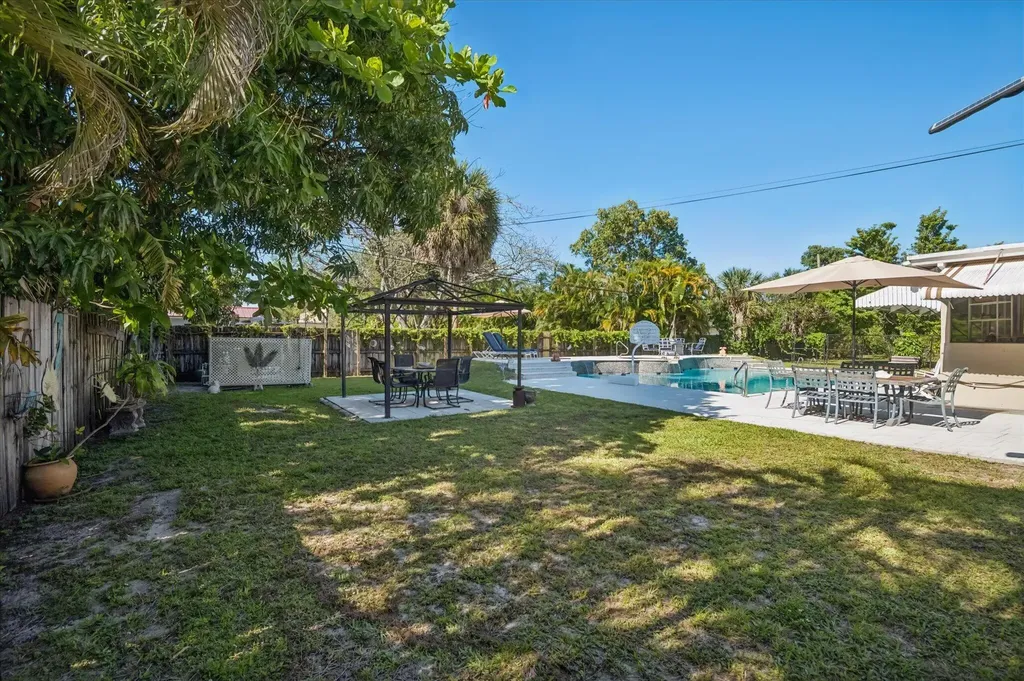 4011 SW 2nd Street Plantation FL 33317