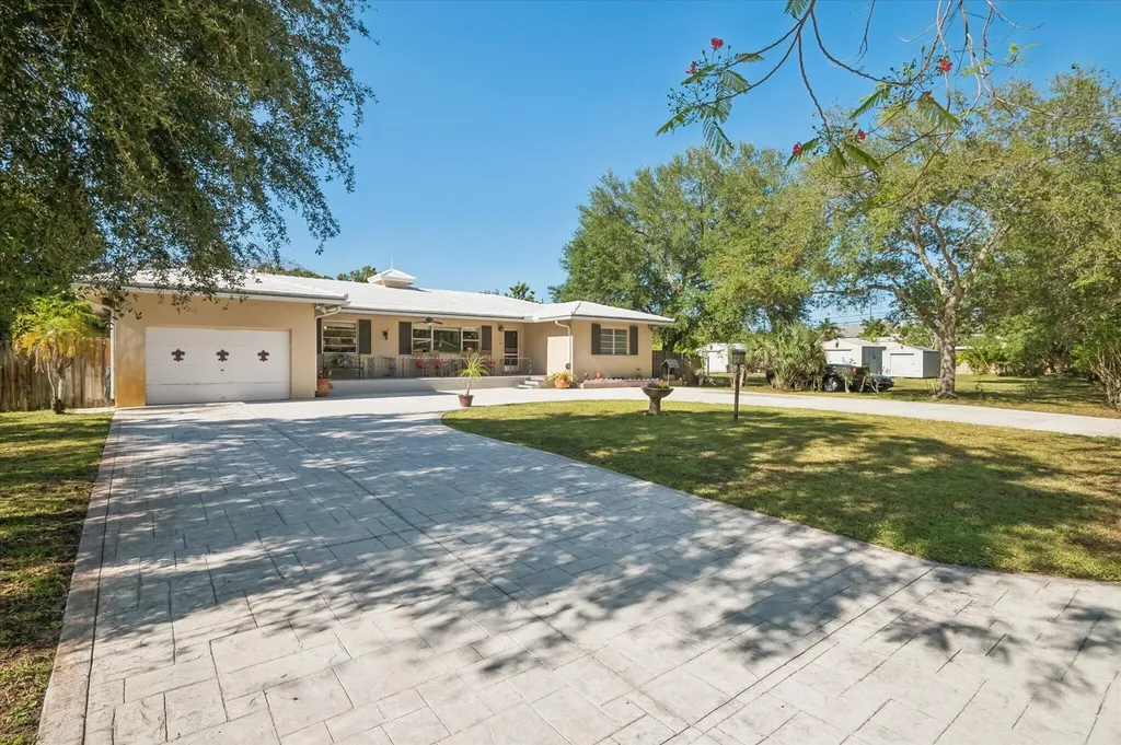 4011 SW 2nd Street Plantation FL 33317