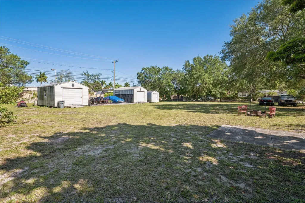 4011 SW 2nd Street Plantation FL 33317
