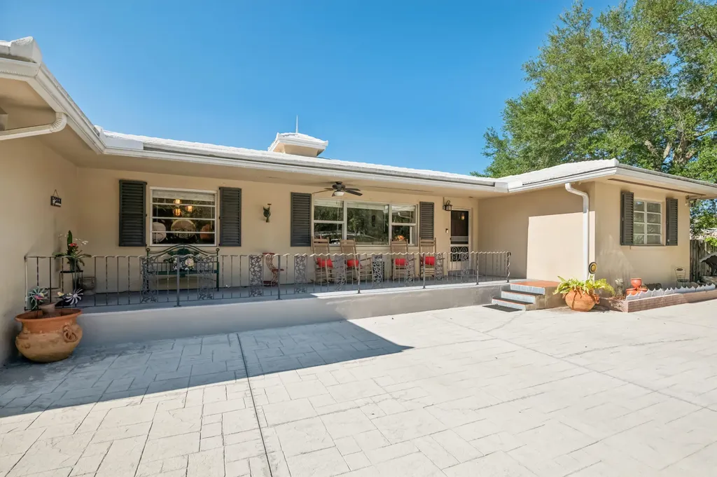 4011 SW 2nd Street Plantation FL 33317