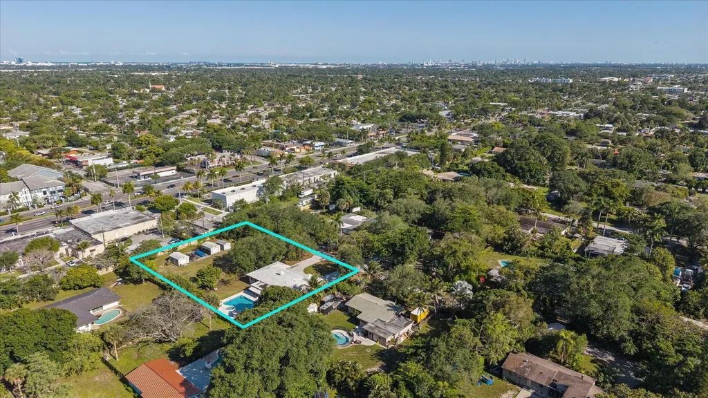 4011 SW 2nd Street Plantation FL 33317