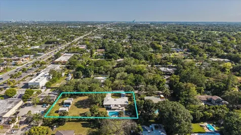 4011 SW 2nd Street Plantation FL 33317