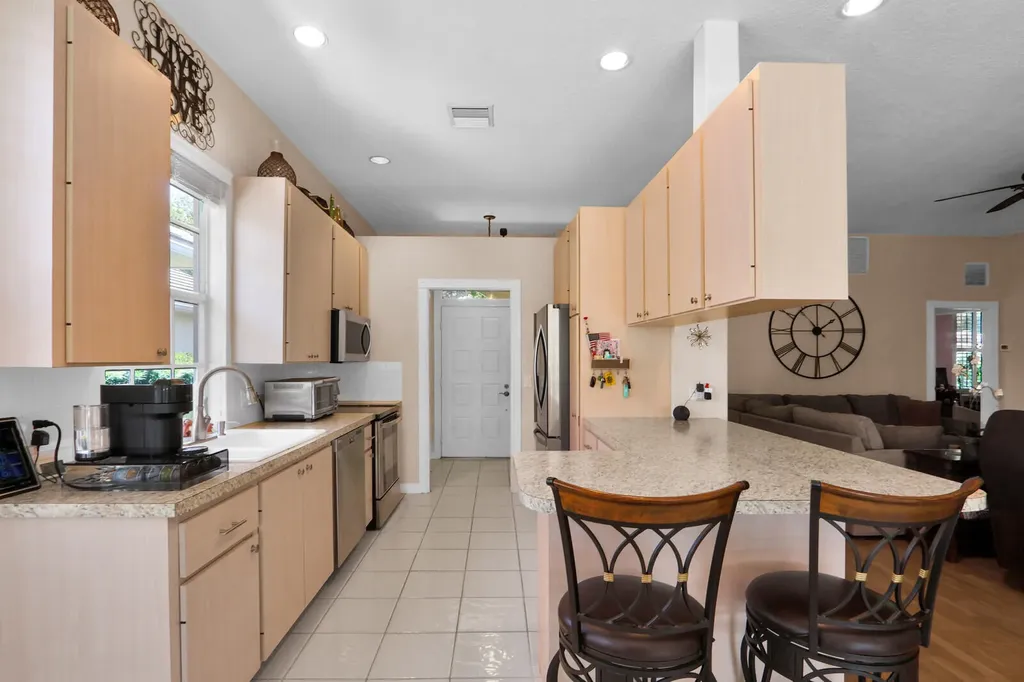 1071 Bedford Avenue Palm Beach Gardens FL 33403