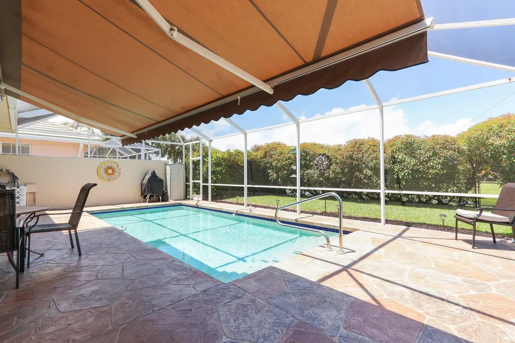 1071 Bedford Avenue Palm Beach Gardens FL 33403