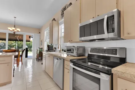 1071 Bedford Avenue Palm Beach Gardens FL 33403
