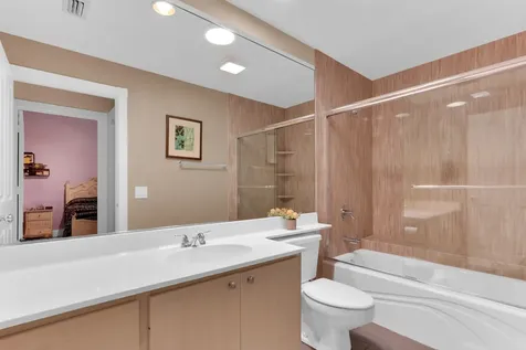1071 Bedford Avenue Palm Beach Gardens FL 33403