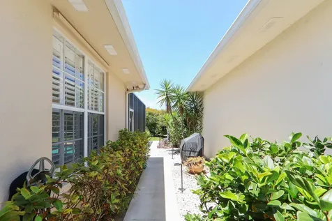 1071 Bedford Avenue Palm Beach Gardens FL 33403