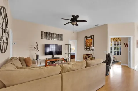 1071 Bedford Avenue Palm Beach Gardens FL 33403