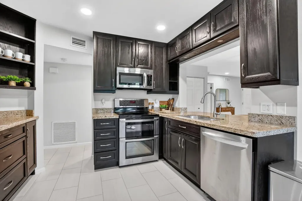 5530 Coach House Circle Boca Raton FL 33486