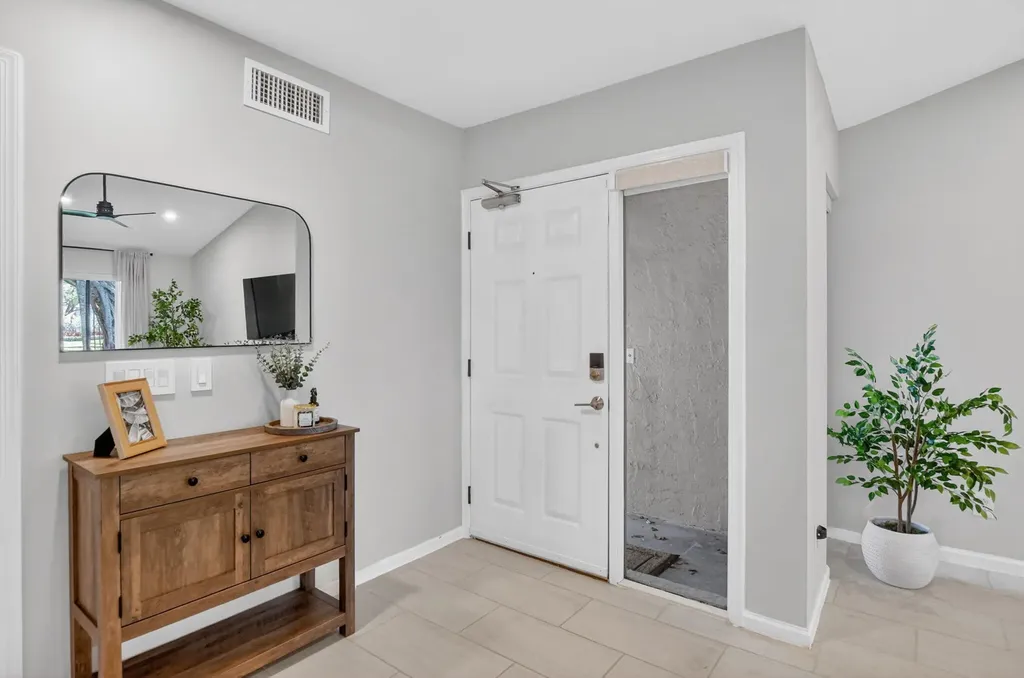 5530 Coach House Circle Boca Raton FL 33486