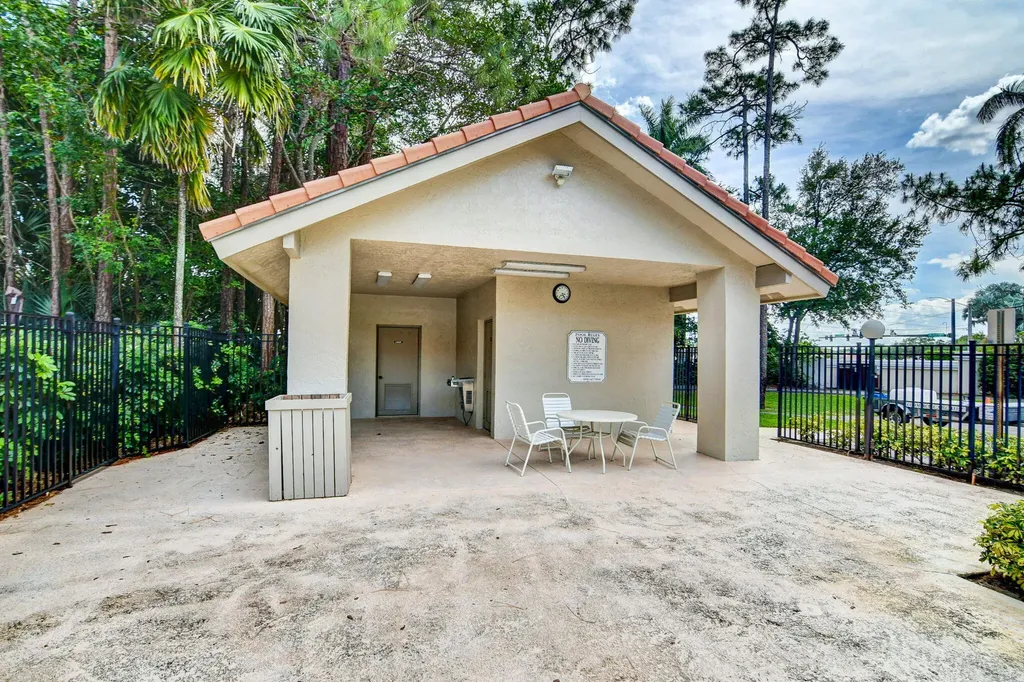5530 Coach House Circle Boca Raton FL 33486