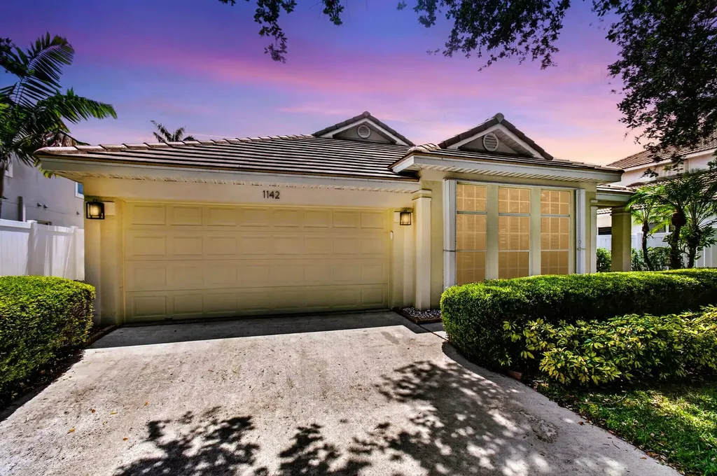 1142 Canoe Point Delray Beach FL 33444