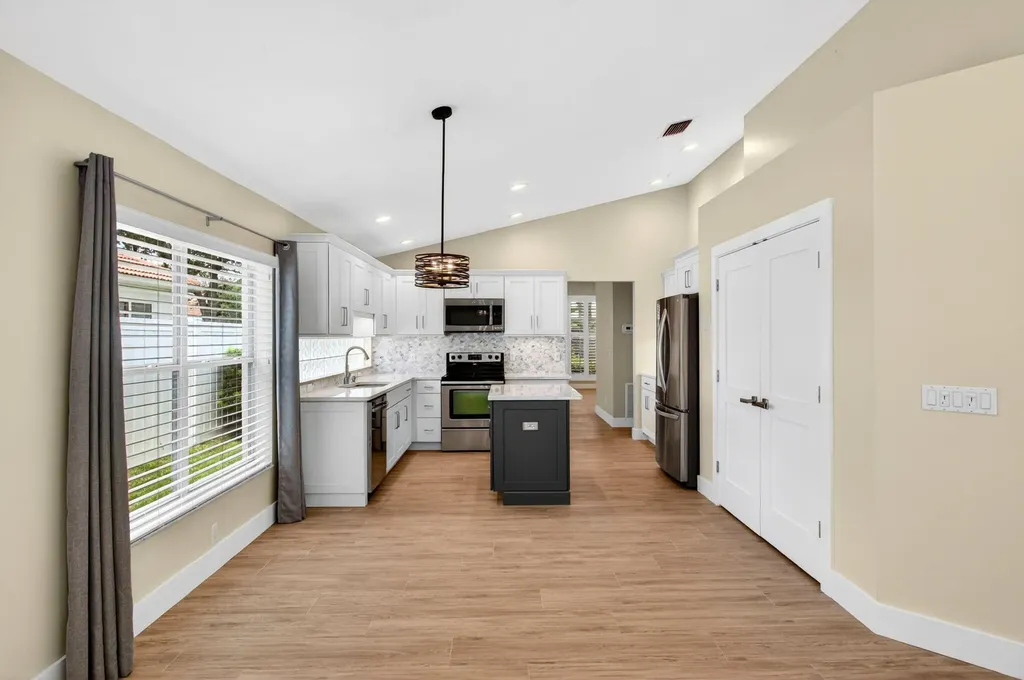 1142 Canoe Point Delray Beach FL 33444