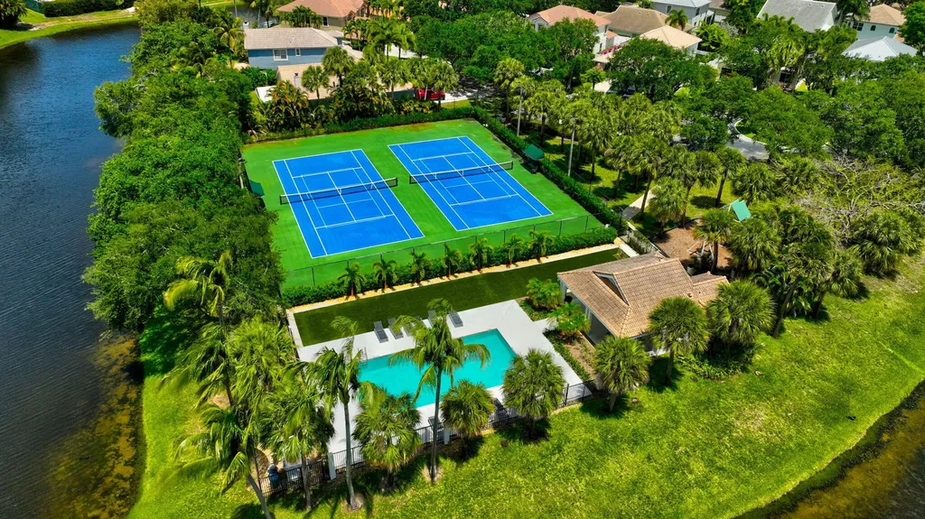 1142 Canoe Point Delray Beach FL 33444