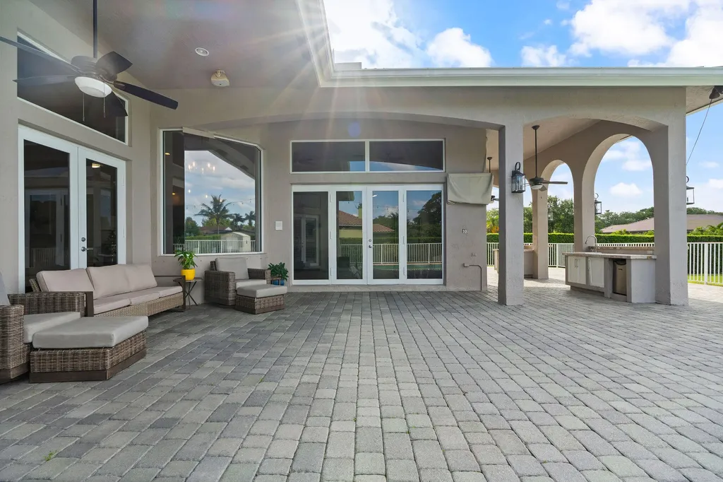 12301 NW 12th Street Plantation FL 33323