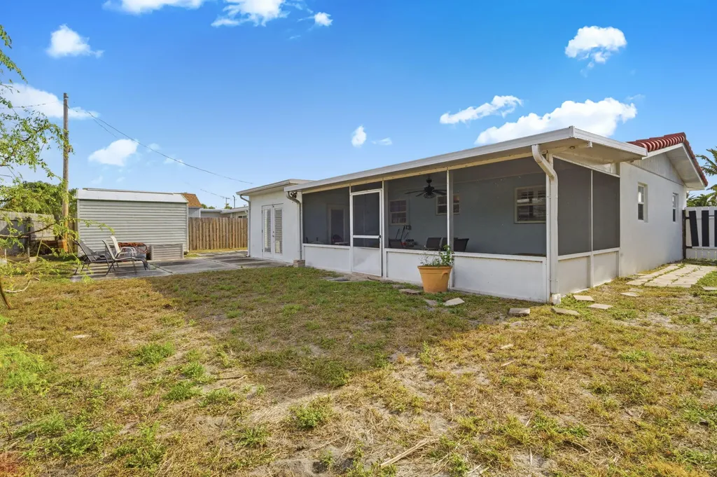 1123 SE 2nd Avenue Deerfield Beach FL 33441