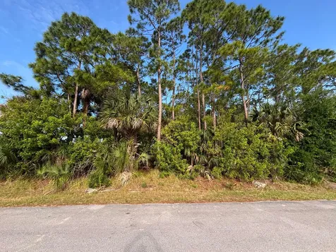 556 NE Burlington Avenue Avenue NE Palm Bay FL 32907