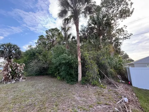 556 NE Burlington Avenue Avenue NE Palm Bay FL 32907