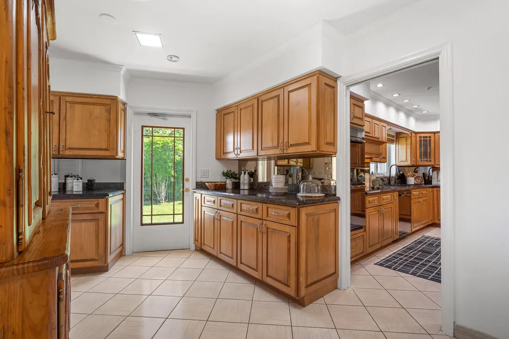 57 Cayuga Road Sea Ranch Lakes FL 33308
