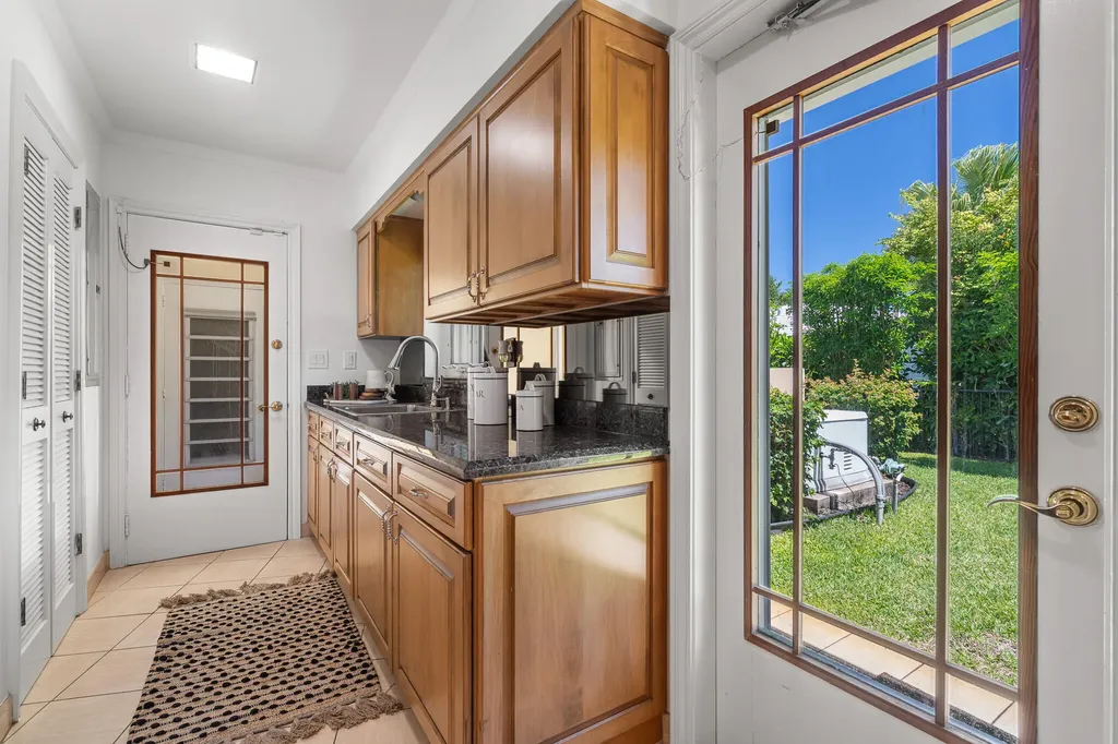 57 Cayuga Road Sea Ranch Lakes FL 33308