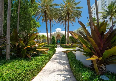 57 Cayuga Road Sea Ranch Lakes FL 33308