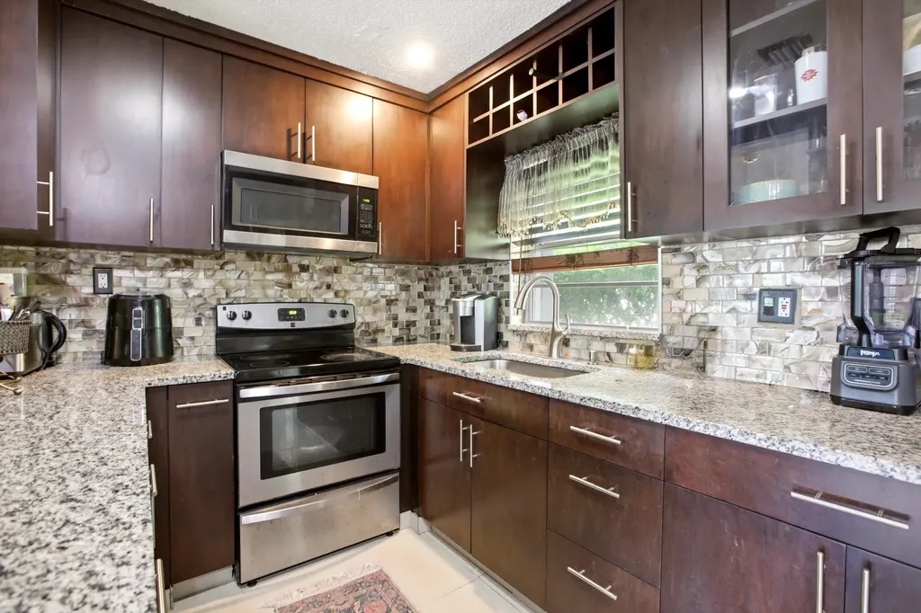 4241 NE 1st Terrace Pompano Beach FL 33064