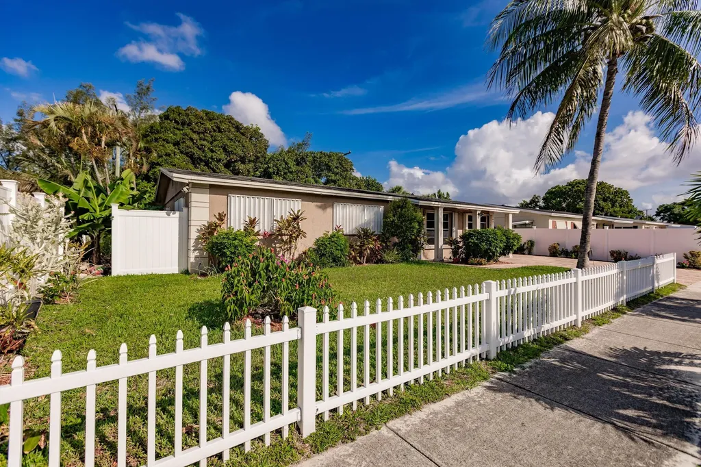 4241 NE 1st Terrace Pompano Beach FL 33064